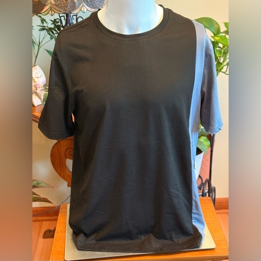 NWOT Mens Short Sleeve Polyester T-shirt Black With Gray Basic Shirt Size Small